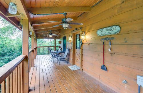 Sevierville Cabin with Wraparound Deck and Lake Access - Foto 22