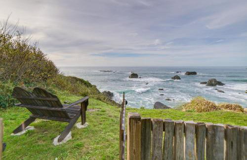 Rustic Oceanfront Mendocino Coast Cottage with Deck! - Foto 1