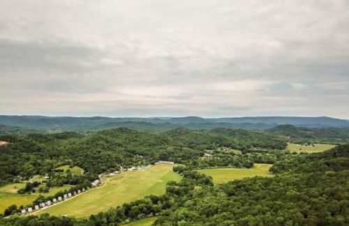 The Retreat at Wildwood - Hot Tub Theater & Deck - Foto 70
