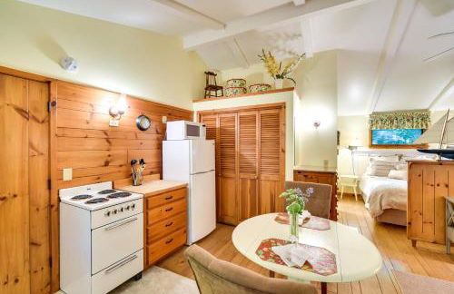 Pine Cottage Duplex with Deck Walk to State Park! - Foto 11