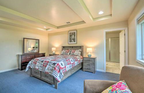 Charming Medford Getaway about 4 Miles to Downtown! - Foto 17