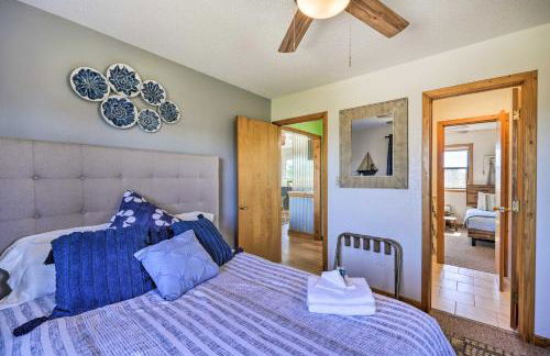 Walk to Bay and Boat Launch Beach House in Avon - Foto 11