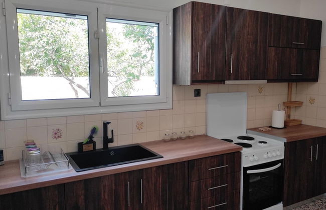 City Apartment w 3 BR Spacious Yard - Photo 13