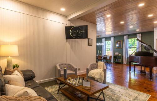 Cozy Spring Night HotTub Firepit PetFriendly Patio - Foto 18