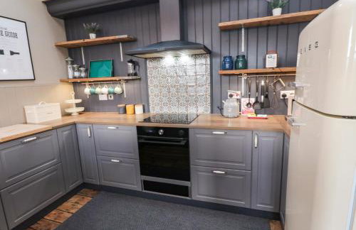 Cedar Cottage - Photo 15