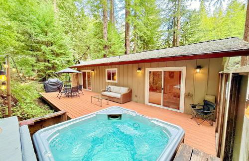 Cozy cabin deep in the redwoods with WiFi and Hot Tub - Foto 6