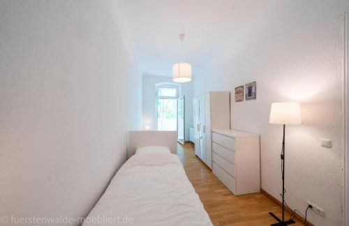Apt Watt 2 Zimmer 55qm TV Waschmaschine Trockner Vollausstattung zentral - Photo 12