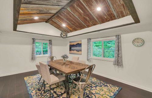 Pet-Friendly Pickens Vacation Rental with Fire Pit - Foto 9