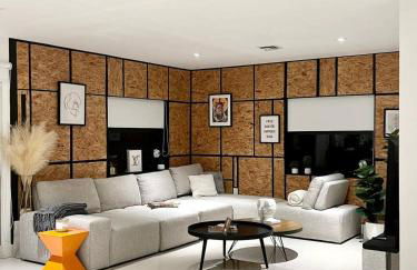 Super stylish 4 BR Home Steps from the Fun - Foto 5