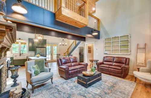 Luxurious Clarkesville Cabin with Decks and Fire Pit - Foto 6