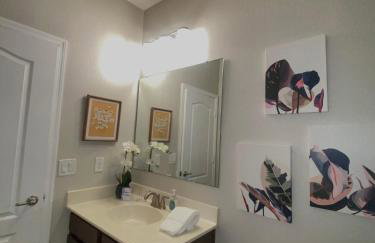 Modern Tropical Family Retreat near Legoland, Disney, Universal and Bok Towers - Foto 9