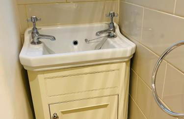 Ocean Terrace, Ilfracombe, 4 bedrooms, Sleeps 8, Stunning Sea Views, Parking, Garden, Pet Friendly - Foto 32