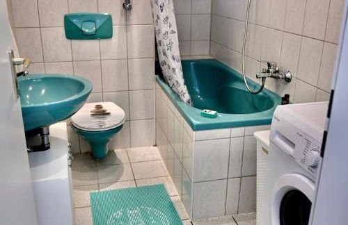 Holiday Home Cologne with Balkon - near KölnMesse - temporary living- - Foto 18