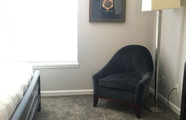 Ambassador Inn And Suites - Photo 35