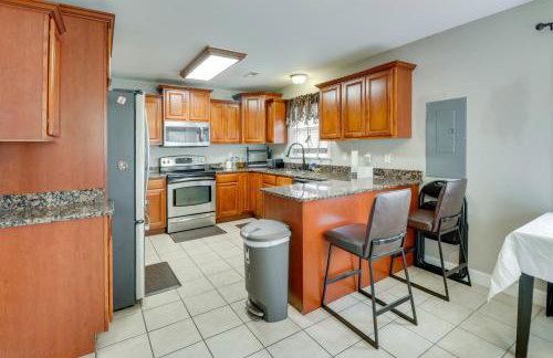Centrally Located Hampton Roads Home w/ Game Room! - Foto 3