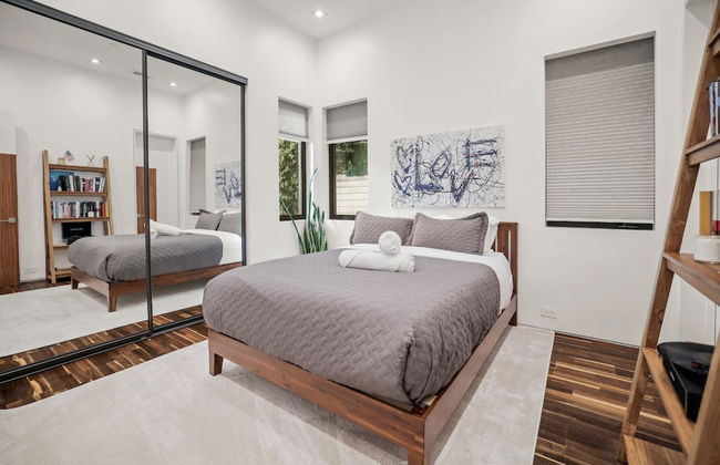 Crescent Heights - Photo 3