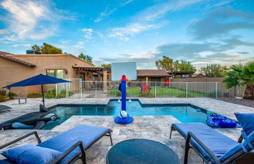 Group Getaway with Pool and Putting Green in Glendale - Foto 34