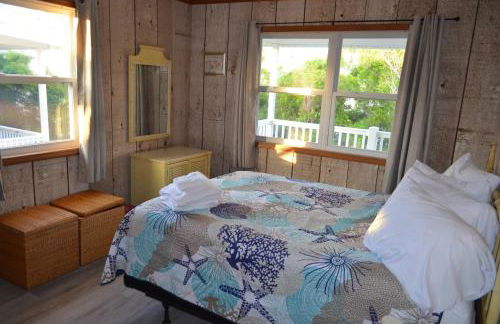 Spacious Beach House Steps to Sand - Foto 39