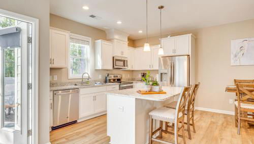 Coastal Beaufort Abode - Pool Access, Near Beaches - Foto 2