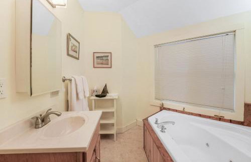 Tubing, Hiking and Jay Peak fun at the Cliff House - Foto 8