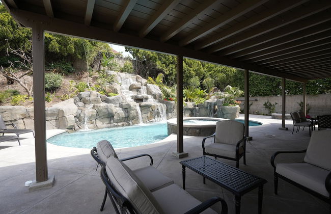 Coming Mid-April 2023! Beautifully upgraded two-story home with backyard oasis - Foto 62