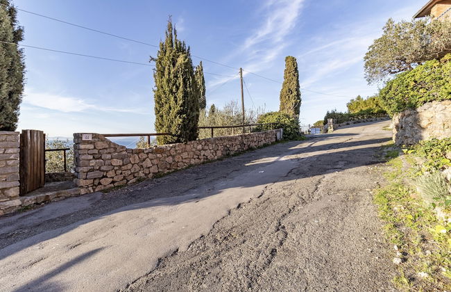 Bright Home With Wonderful Sea View - Photo 25