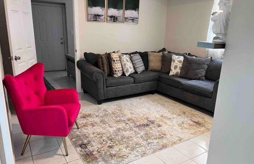 Haven 2 Bedroom by EWR airport - Photo 1