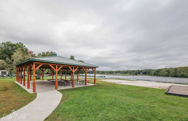 Chalet All Day Avantstay Lakeside, Firepit, Shared Pool - Foto 48