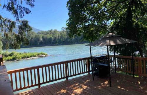 Riverfront Getaway on the Wild and Scenic - Foto 24