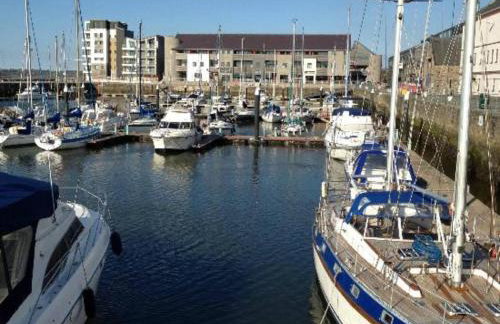 2bed Cabin w/ Parking Near Snowdonia National Park - Photo 23