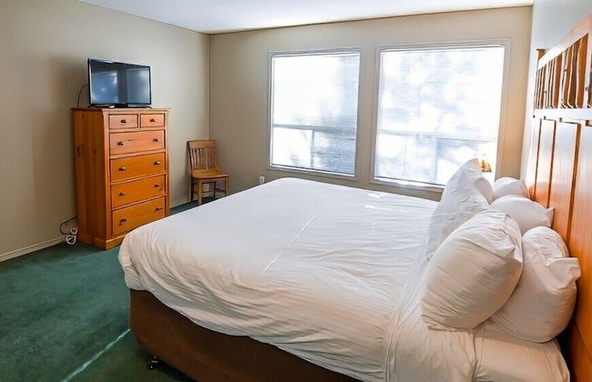 Polar Peak Lodges by Fernie Lodging CO - Photo 17