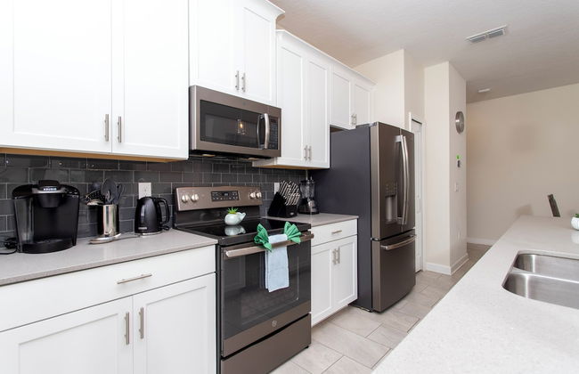 Luxurious Décor 4 Bd w/ Pool Close to Disney 4820 - Photo 29