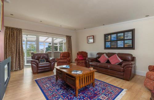 Sunningdale - Beach Side Cottage, Sea Views, Parking - Photo 4