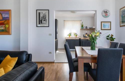 Breg Ivanovci - Three Bedroom Villa with Swimming Pool - Photo 1