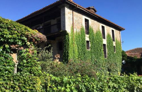 The Manor House - Photo 1