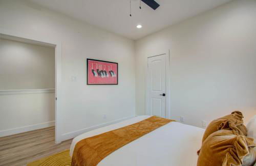 Houston Entertainment Haven - Photo 32