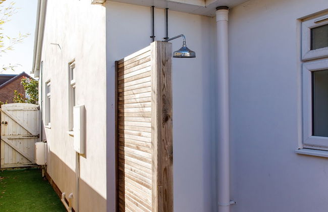 4BR Beach House Sleeps 10 - 5 Mins Walk to the Sea - Foto 44