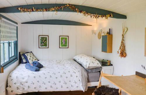 Oak Shepherd Hut - Photo 2