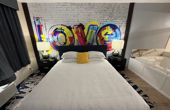 Lighthouse Inn & Suites - Photo 69