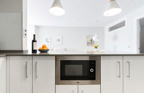 Sorolla 105, luxury, beach, free parking, all services, quite neighborhood, SO - Photo 14