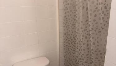 Kitchenette - Photo 2, Shower