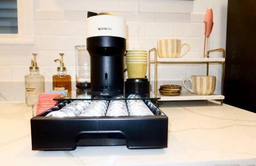 Brand NEW King Suite| Movie/Game Room| Coffee Bar - Foto 28