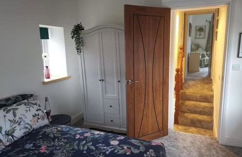 Prime location for Snowdon, Family and Dog friendly! - Photo 26