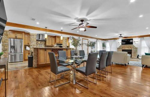 Big 6BR,4BA Home w 10-Car Parking for CrewsGrps - Foto 1