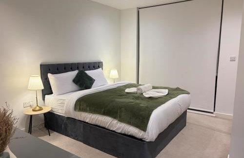 Modern and Spacious 3BR Flat W Balcony - Sleep 12 - Foto 10