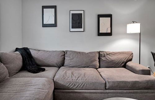 Black And White 1 BR by Ryan Korban - Foto 2