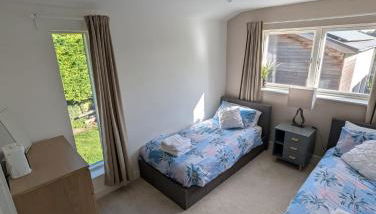 Unique, Spacious, Self-Built Eco Home with huge garden and movie room - Foto 3