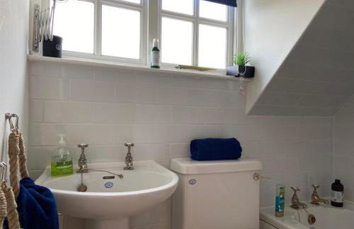 House - Sleeps 4 Pet Friendly & Free Parking - Foto 18