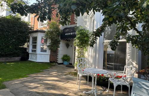 Ashbys Deluxe Studios with Free Spa included - Foto 18