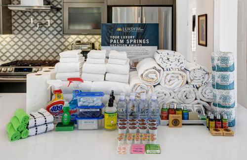 Ultra-Luxury- Resort Style Private Compound-Close to Everything- 3BD/2.5BA - Foto 34